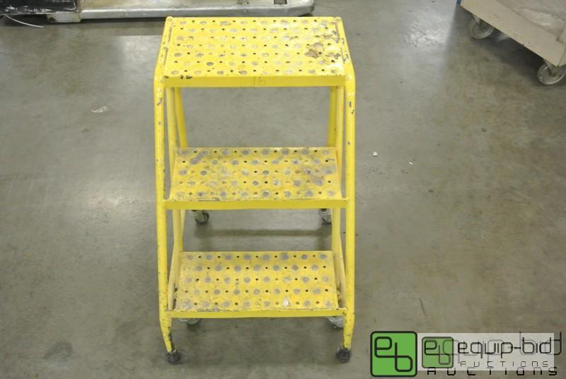 lot 199 image: Three Stair Step Ladder