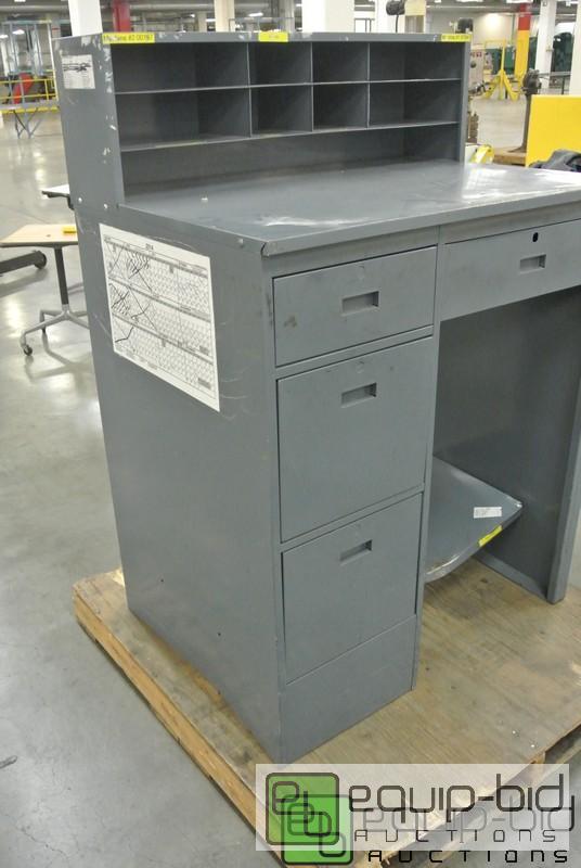 lot 228 image: Steel Work Station