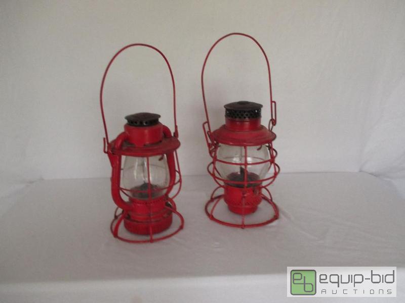 lot 16 image: Vintage Railroad Lanterns
