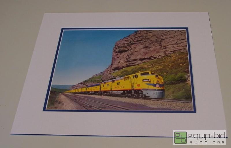 lot 4064 image: Train Photo 989 Union Pacific