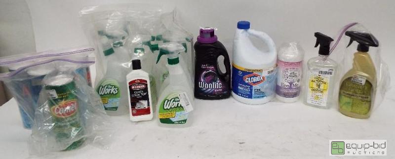 lot 1055 image: Cleaning Goods Lot   1 Gallon of Clorox Ble...