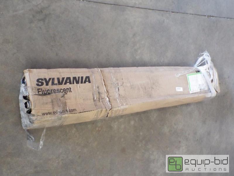 lot 1058 image: Sylvania Light Bulb Lot&nbsp   Cool White&nb...