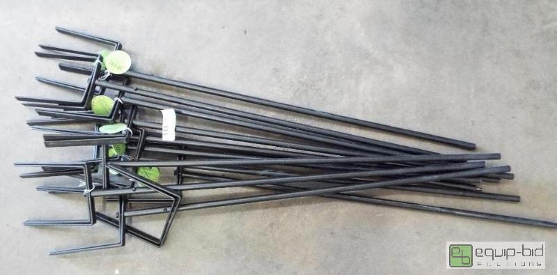 lot 1137 image: Metal Stakes&nbsp   Qty 16  3 Long&nbsp ...