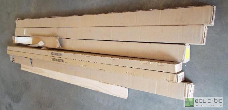 lot 1141 image: Wood Trim Lot&nbsp   34&quot Square Pieces...