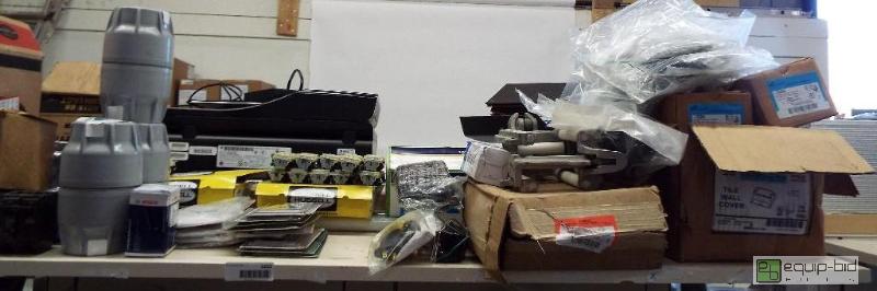 lot 1223 image: Electrical Lot&nbsp   Breakers&nbsp  NEW...