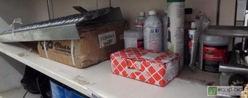 lot 1226 image: Car Lot&nbsp   Qty 2 Springs&nbsp  Qty 3 Ca...