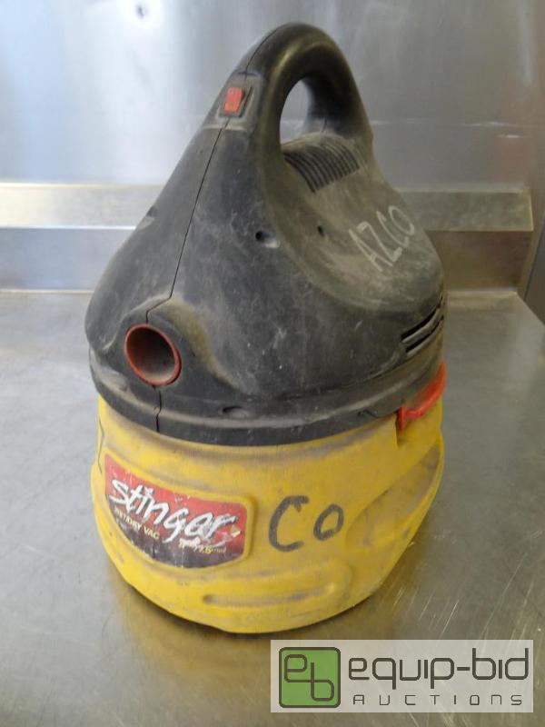 lot 271 image: Stinger Wet Dry Vac7.5 liter...