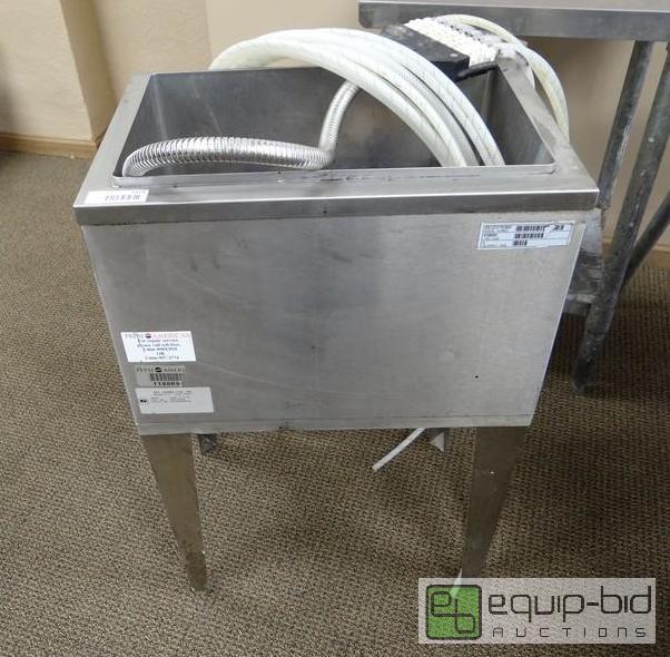 lot 1114 image: Cornelius 22x15 Ice Well With Cold Plate And ...