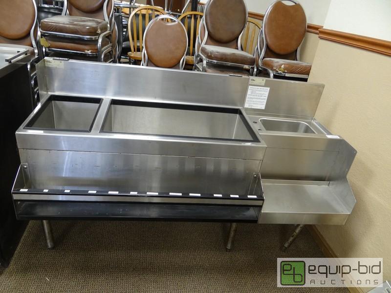 lot 1118 image: Glass Tender Ice WellBar Drain Table  Has Sp...