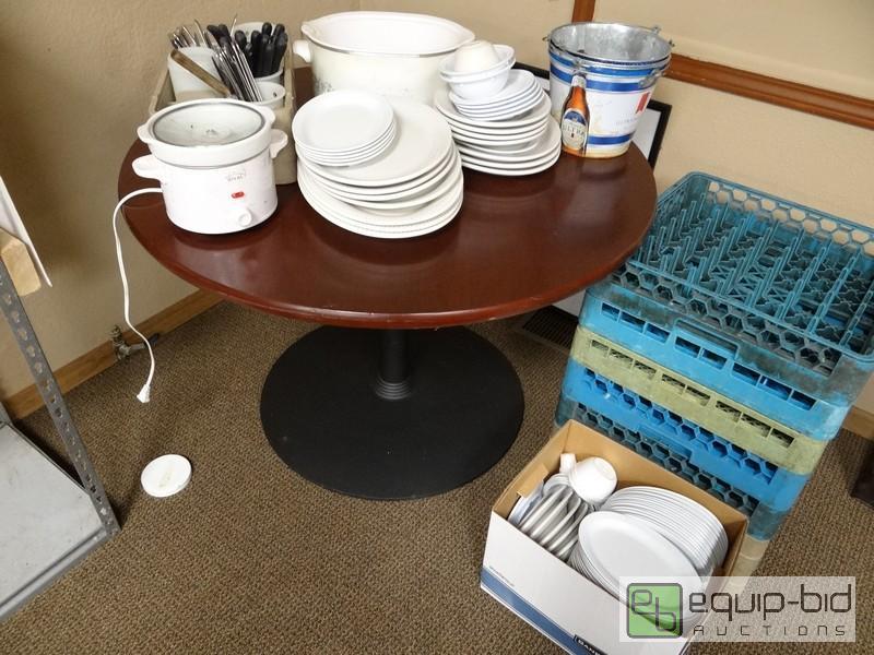 lot 1132 image: Large Lot Of Dishes And Kitchen Items  Includ...