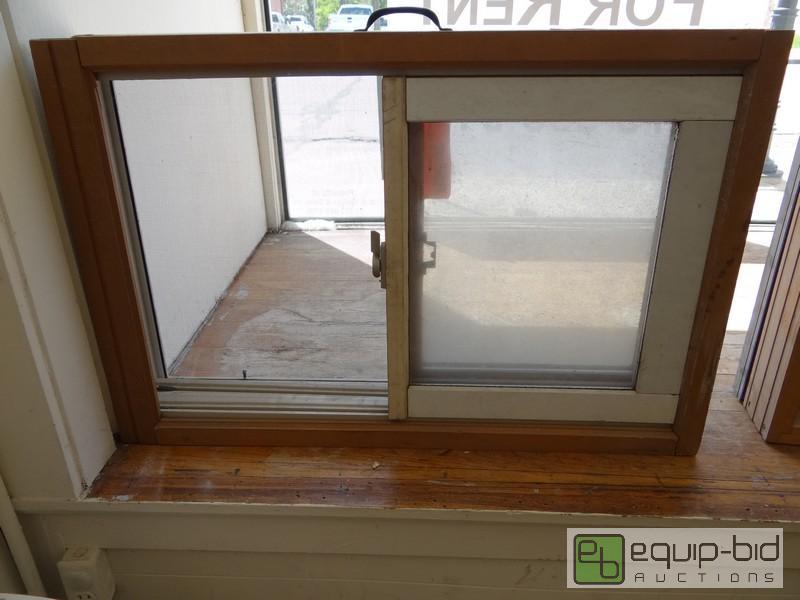 lot 1219 image: New 35x24 Exterior Window...