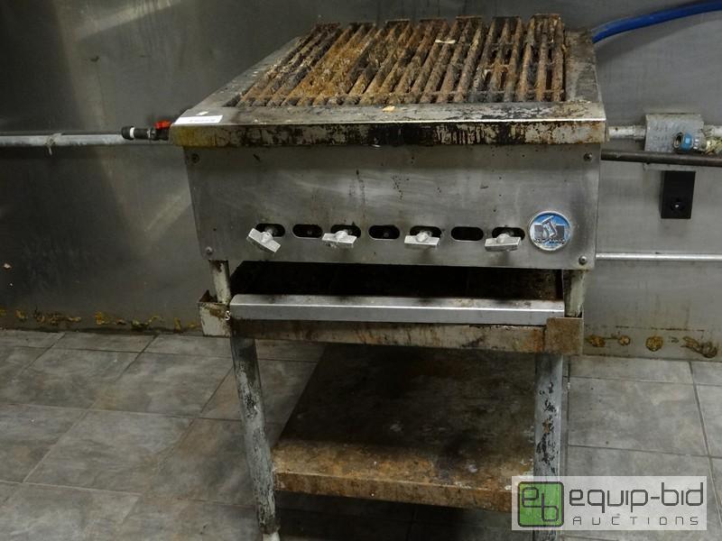 lot 1226 image: Us Range 24Inch Flat Top Grill With 24Inch Eq...