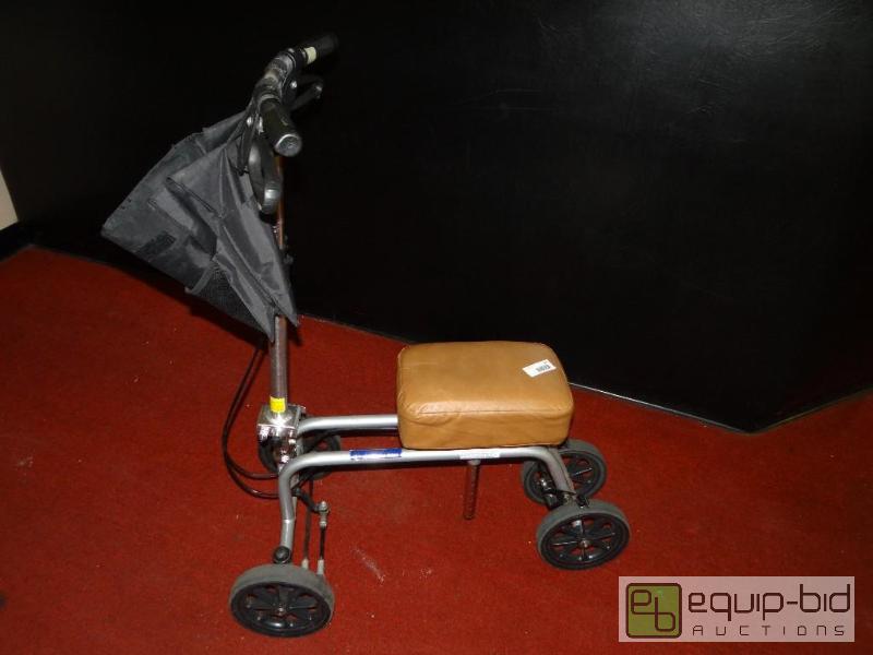 lot 445 image: Recovery knee scooter with brakes and bag.  T...