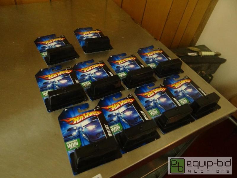 lot 465 image: Lot of 10 Hot Wheels mystery cars. In package...