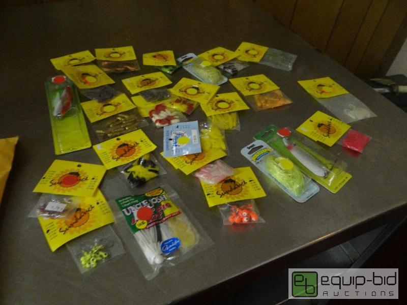 lot 474 image: Lot of 25 new in package fishing items....