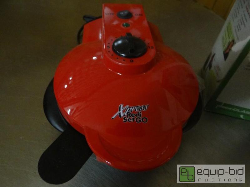 lot 487 image: Lot of 2 new kitchen appliances.  George Fore...