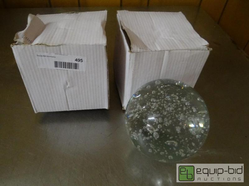 lot 495 image: Lot of 2 glass balls. These are very cool....
