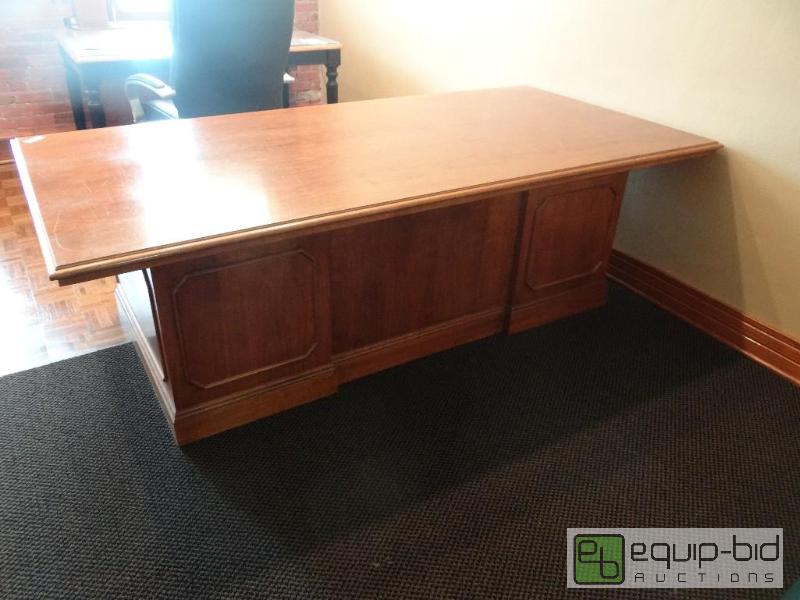 lot 504 image: Jotco fine furniture executive desk.  High en...