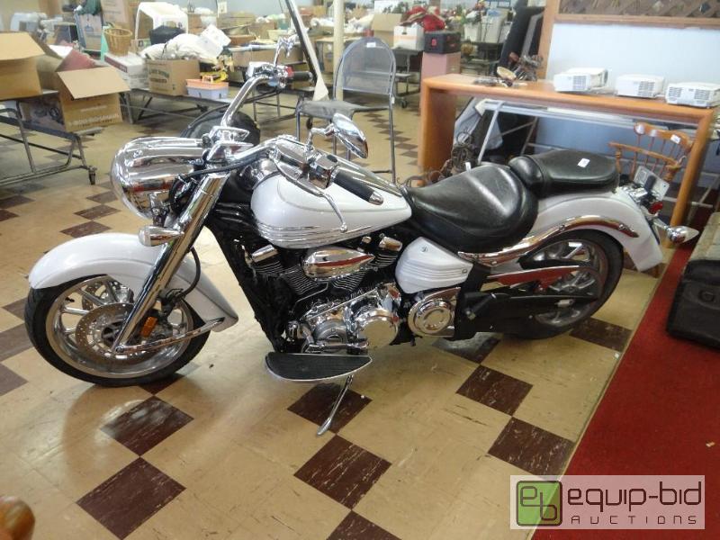 lot 516 image: 2006 Yamaha Roadliner with 1,850cc, is design...