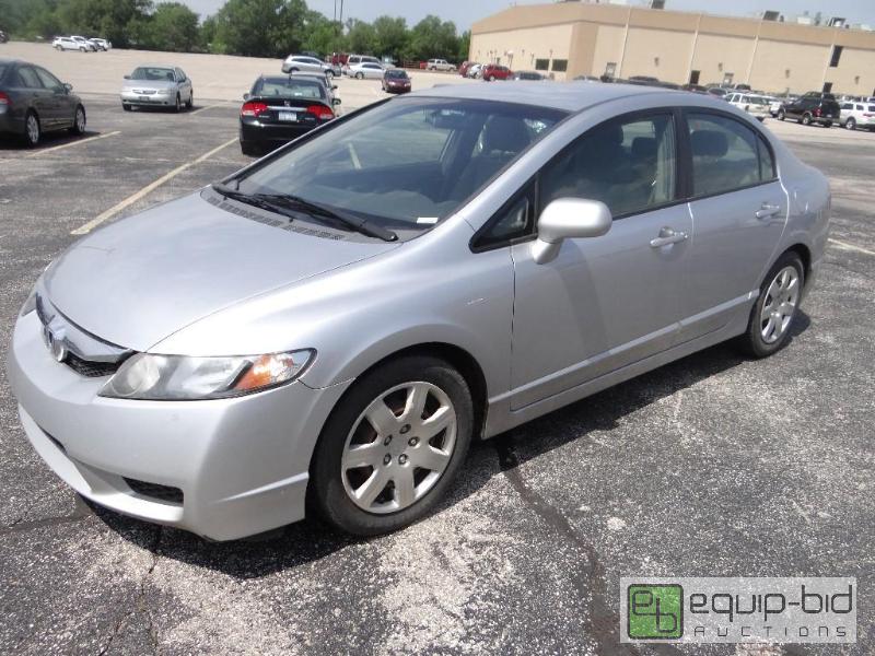 lot 527 image: 2009 Honda Civic LX. 131,888 miles. Year 200...
