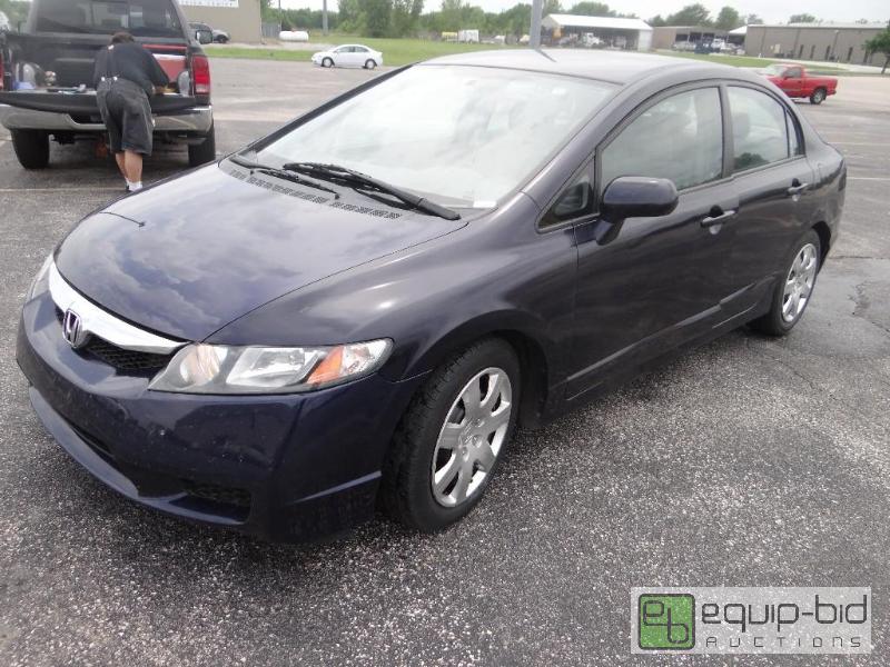 lot 541 image: 2009 Honda Civic LX. 113,807 miles. Year 200...