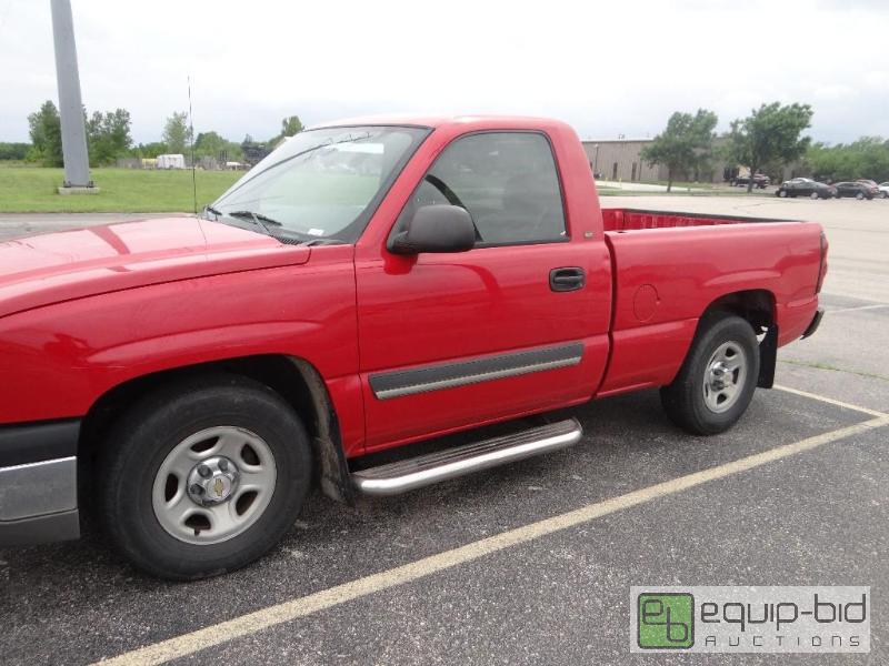 lot 543 image: 2004 Chevy Silverado Truck. 84,890 miles Yea...