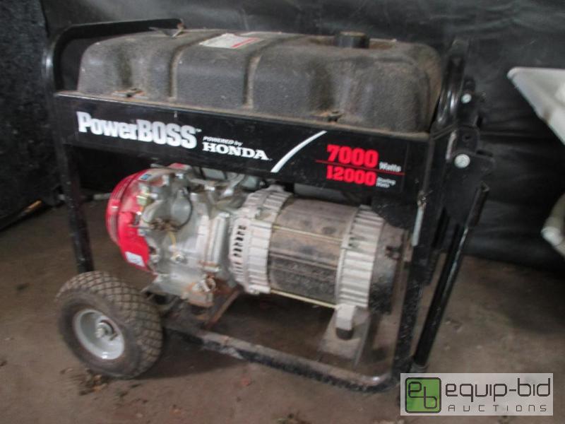 lot 13 image: 7000 watt generator