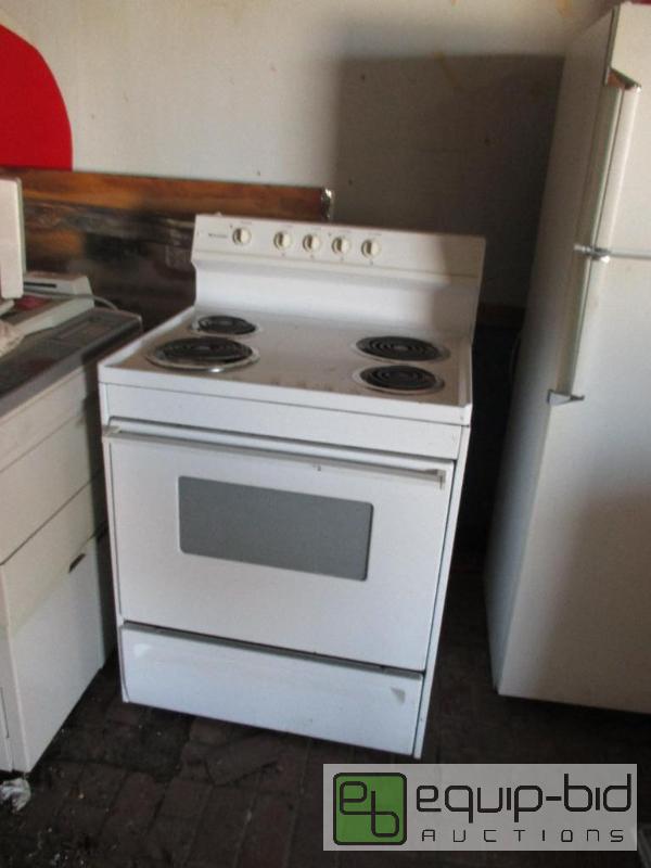 lot 19 image: Electric OvenStove