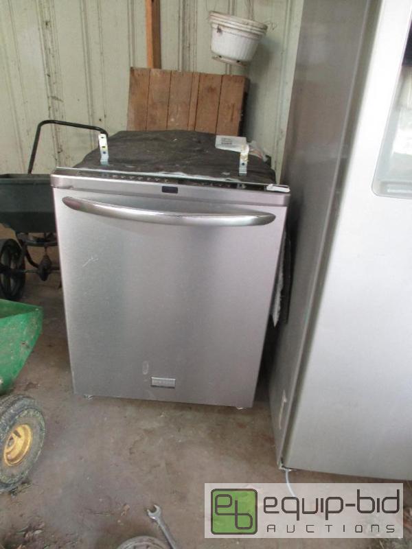 lot 21 image: Stainless Steel Dishwasher