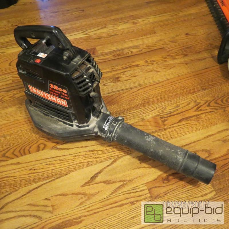 lot 28 image: Craftsman Blower