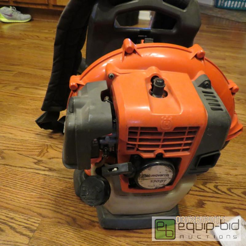 lot 32 image: Backpack Blower