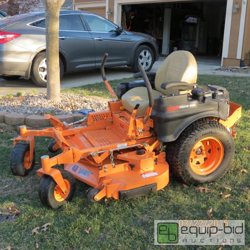 lot 4 image: Skag 48 Tiger Cat Commercial Riding Mower