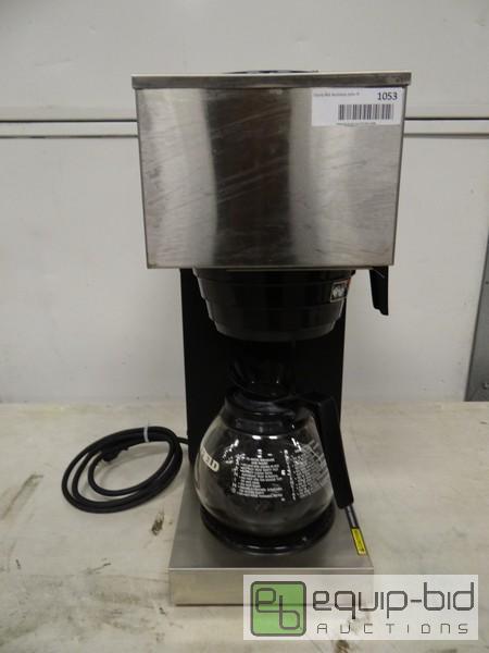 lot 1053 image: Bunn Coffee Brewer with Two Warmers ModelVPR...