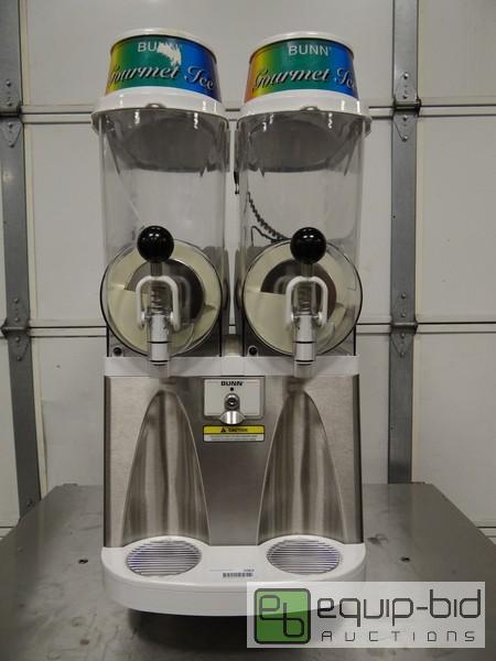 lot 1062 image: Like New Bunn Two Flavor Countertop SlushyMa...