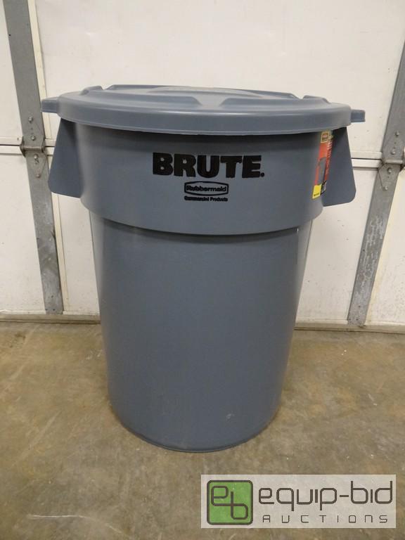 lot 1063A image: New Brute 55 Gallon Trash Can With Lid...