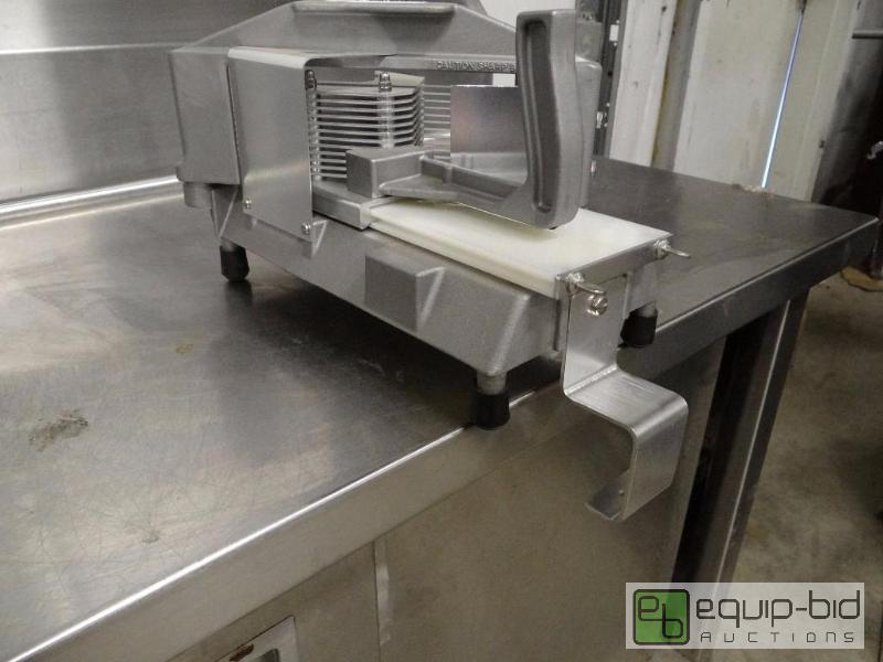lot 1106 image: New 14 Tomato Slicer...