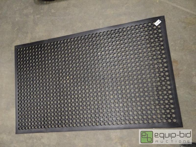 lot 1205A image: (1) Brand New Johnson Rose 30x60 Rubber Fatig...