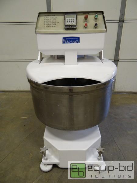lot 1220 image: Nussex Mixer ModelNB-89-3516M 220V 3Ph...
