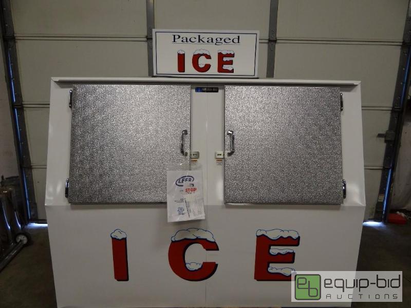 lot 1233 image: Brand New Masterbilt Bagged Ice Merchandiser ...