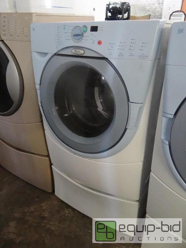 lot 1029 image: Whirlpool Duet Washing Maching