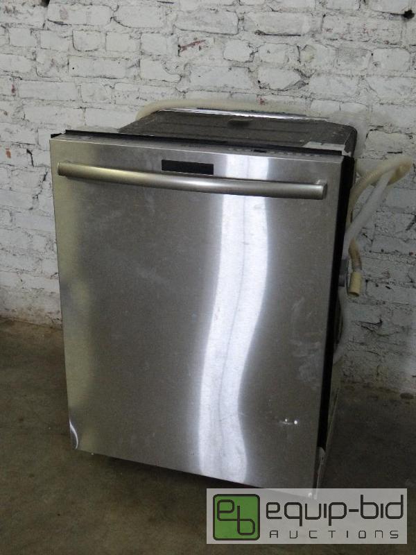 lot 1056 image: Bosch Stainless Steel Front Dish Washer
