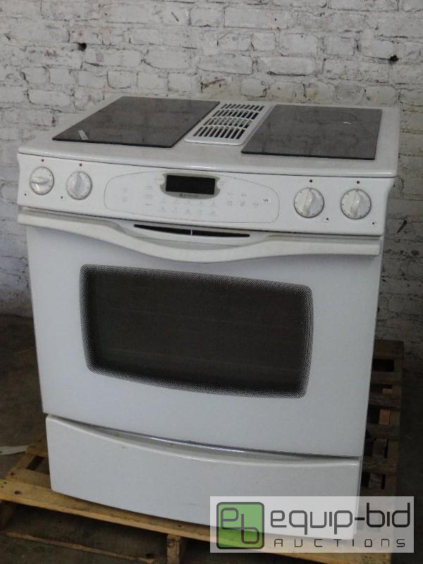 lot 1058 image: Genn-air Four Burner Glass Top Range and Oven