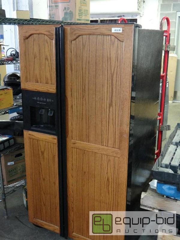 lot 69 image: Frigidaire Side by Side FridgeFreezer Combo