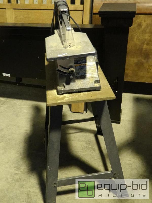lot 1252 image: 16in Direct Drive Scroll Saw