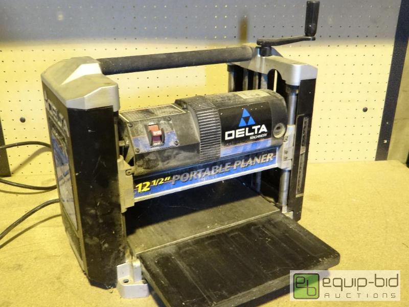 lot 1253 image: Delta Portable Planer