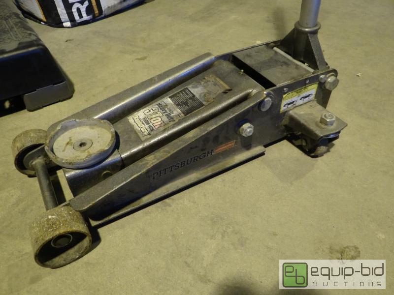 lot 1309 image: Heavy Duty Floor Jack