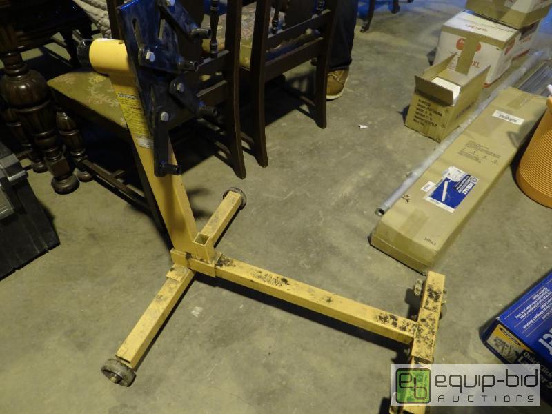 lot 1310 image: Central Machinery Engine Stand