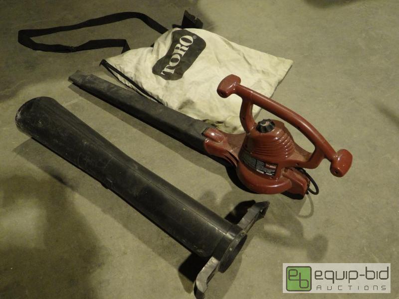 lot 1338 image: Toro Leaf BlowerVac