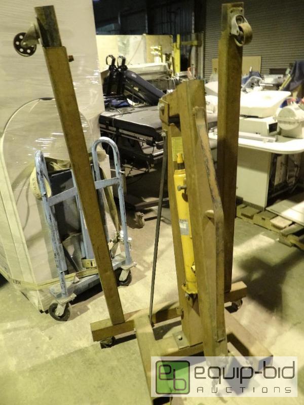 lot 1341 image: Central Hydrolics Engine Hoist
