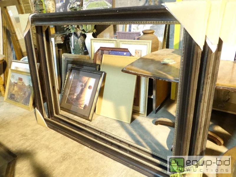 lot 1361 image: Decrative Solid Wood Frame